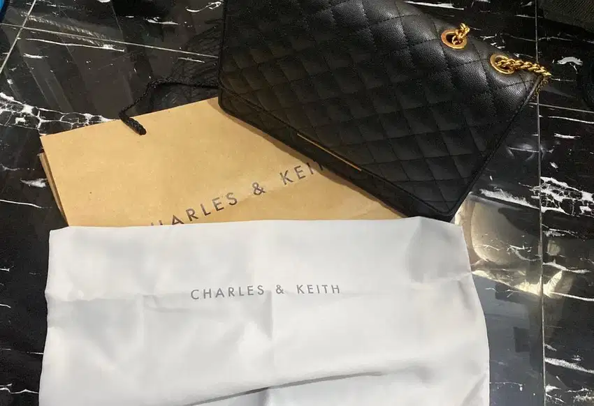 Dijual tas charles n keith ori