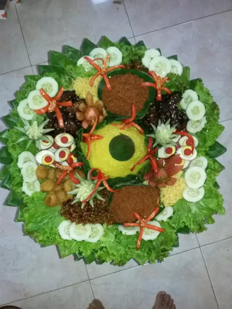 Tumpeng syukuran/ selamatan.