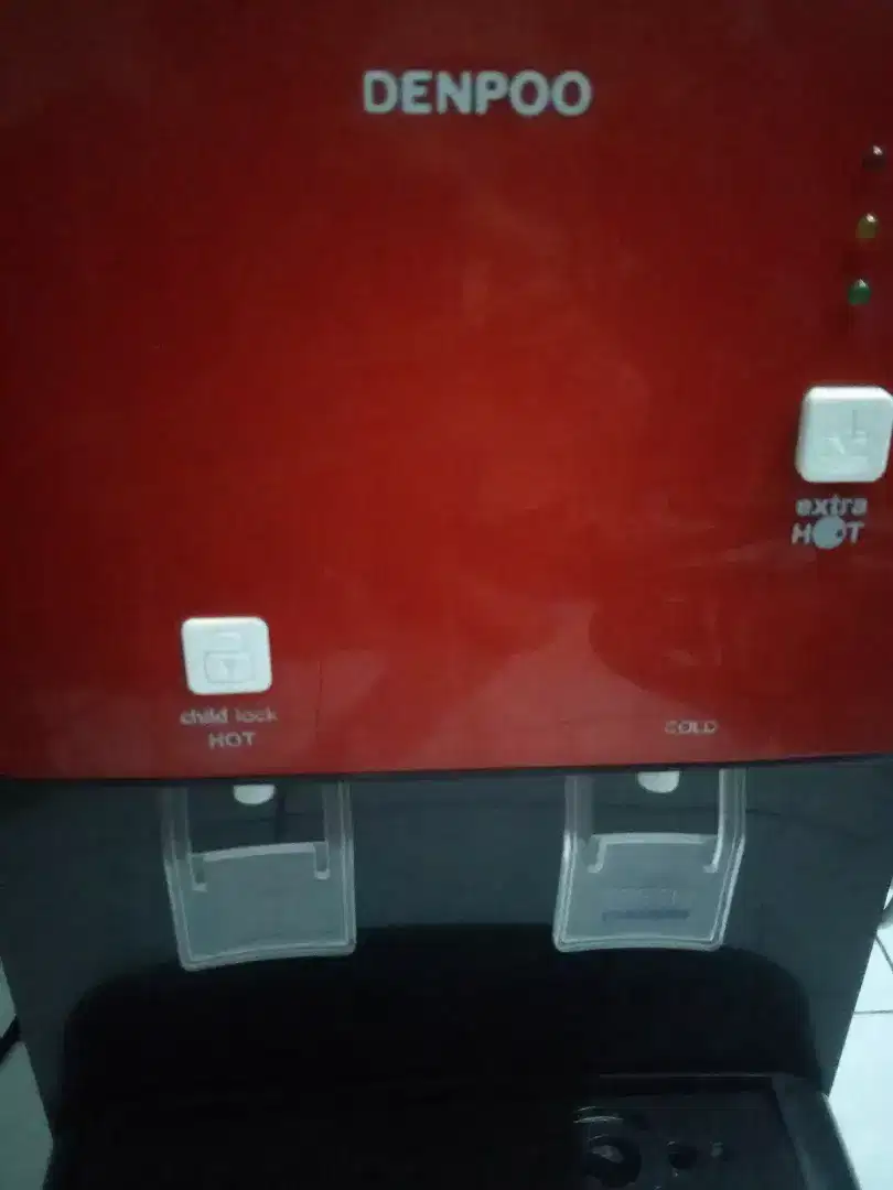 Dinspenser hot mcd cold denpoo warna merah pokemon
