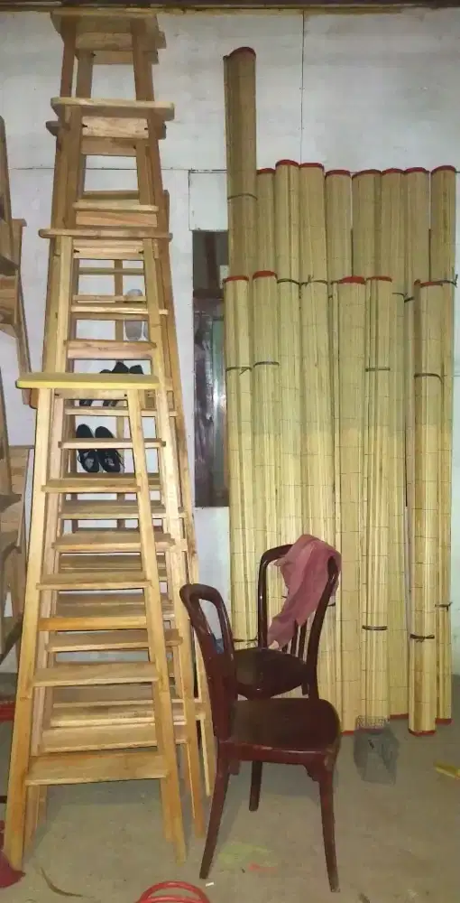 tangga lipat tirai rumbia kursi bambu kursi kayu dan