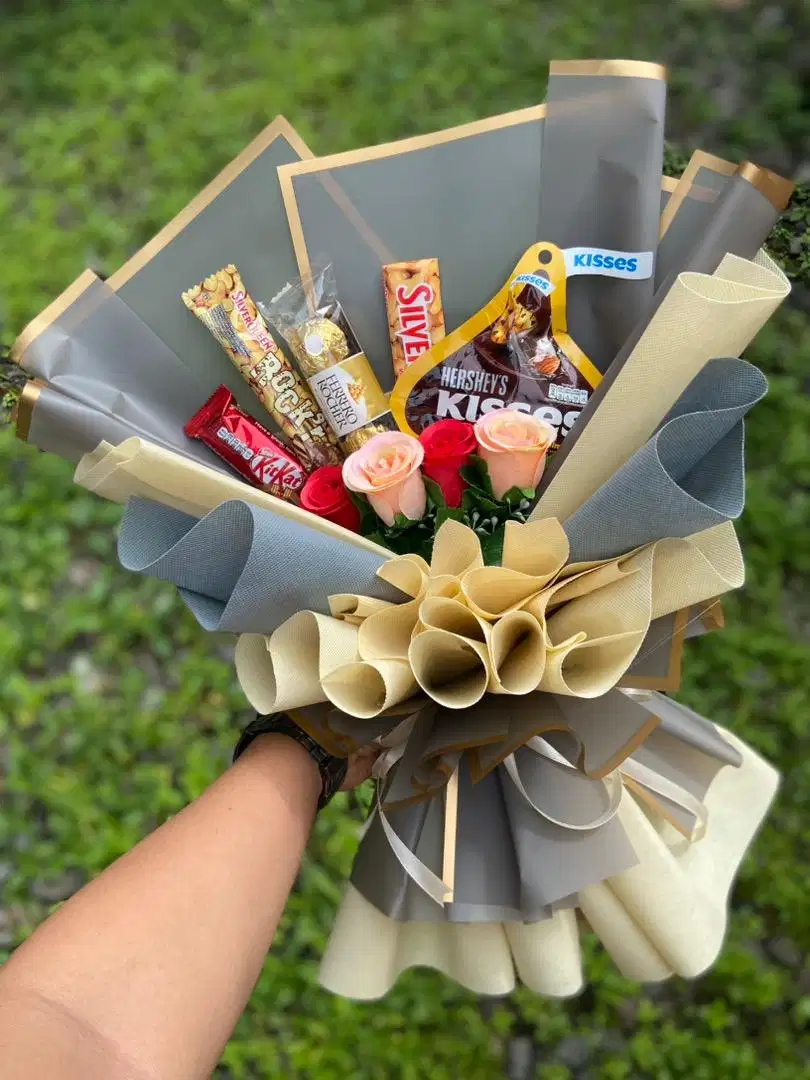 Bouquet Buket Bucket Bunga Coklat Cokelat Kado Hadiah Ultah Wisuda