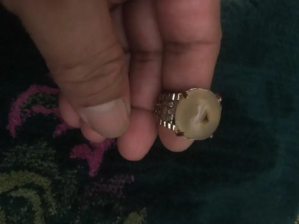 Batu combong combong