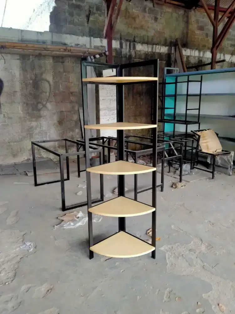 Rak sudut industrial