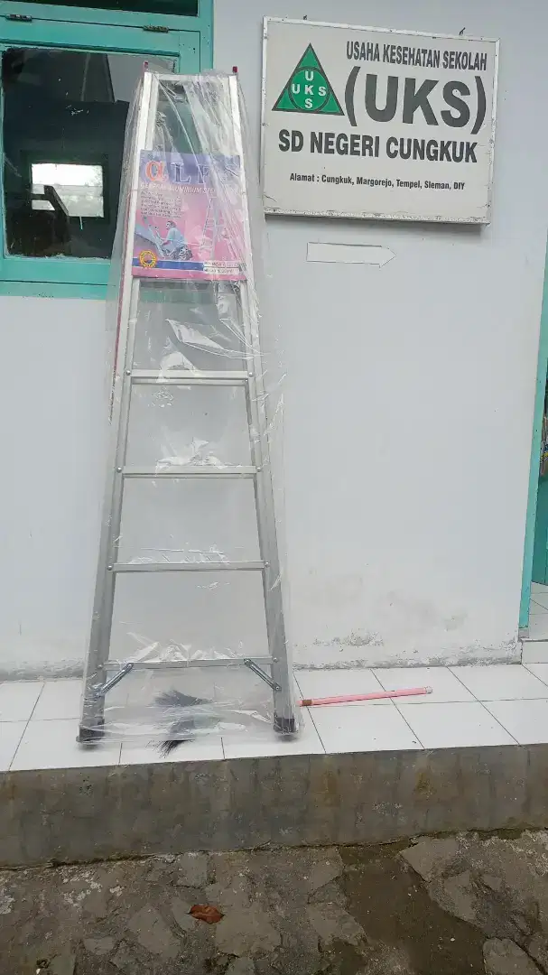 Tangga lipat aluminium 2,25m