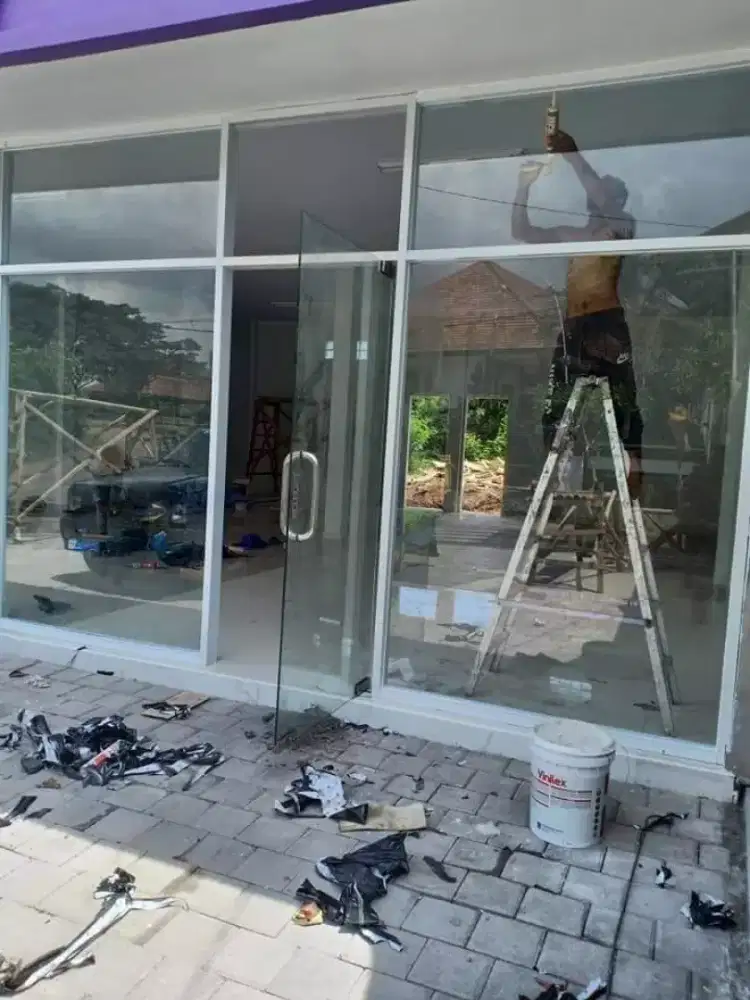 Partisi kaca dan kusen alluminium berkualitas
