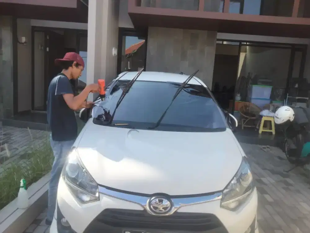 kaca film mobil 40% 60% dan 80%