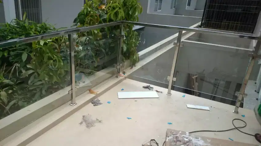 Railing Tangga Kaca Tempered Pagar StainlessSteel Minimalis Canopy 22