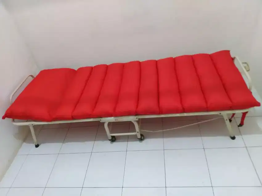 DIJUAL DIPAN BESI LIPAT RODA + KASUR