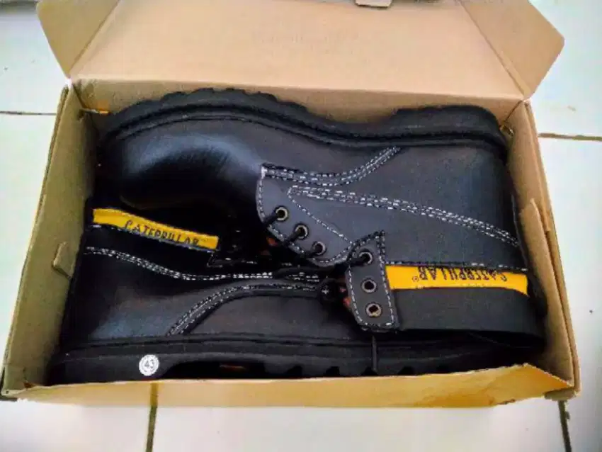 SEPATU SAFETY CATERPILLAR UJUNG BESI NEW