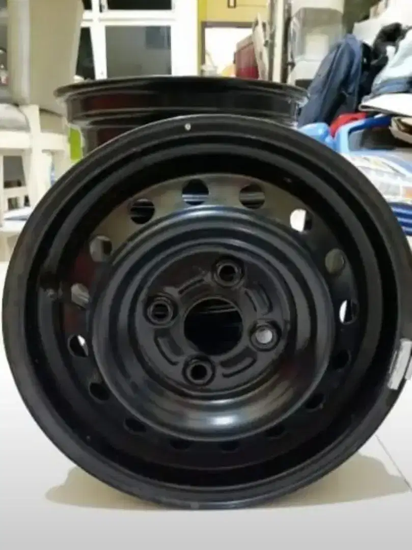 Velg Toyota Daihatsu Ayla Agya dari mobil baru ori OEM 4pc