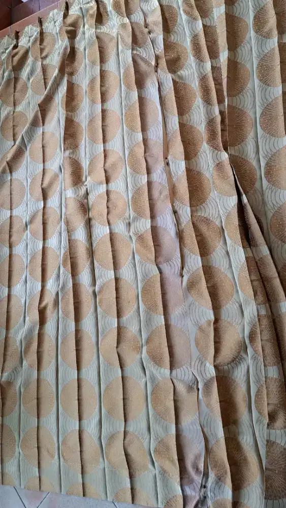 Korden / tirai bahan tebal