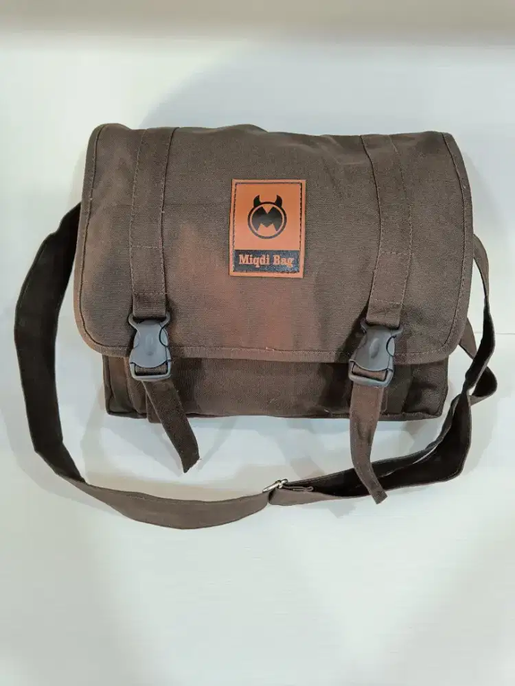 Tas Selempang Kanvas Impor Messenger Multi Fungsi