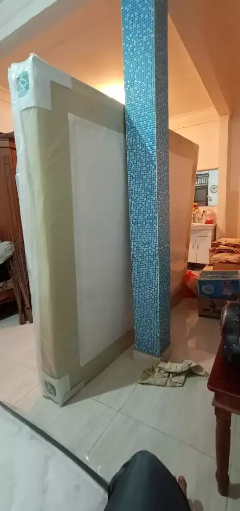 Dipan Airland 180cm x 200cm Gold Cream Karawaci