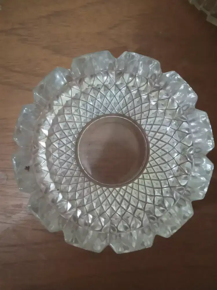 Asbak Kristal diameter 18 cm tinggi 4 cm