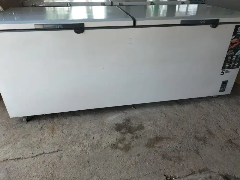 Pembeku daging Freezer box kapasitas 1200 liter merk GEA