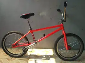 Sepeda bmx GT midschool