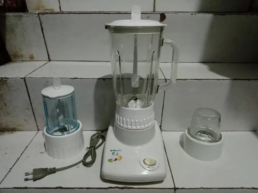 Blender 3 in 1 Merk Miyako Seri 3 Warna Putih (Beling)