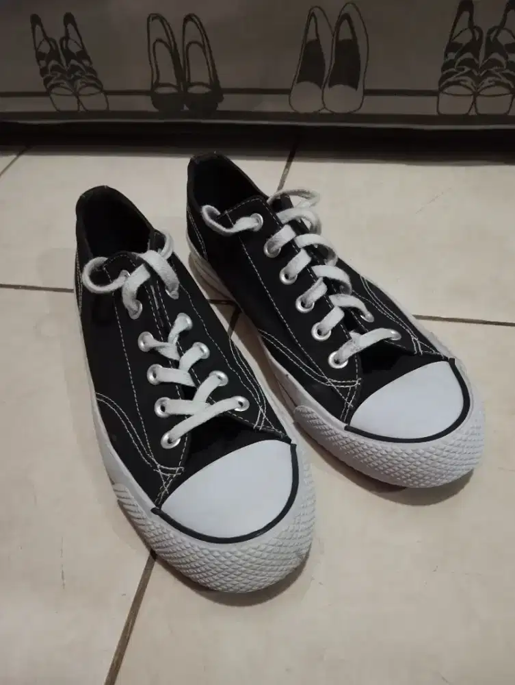 Airwalk store model converse