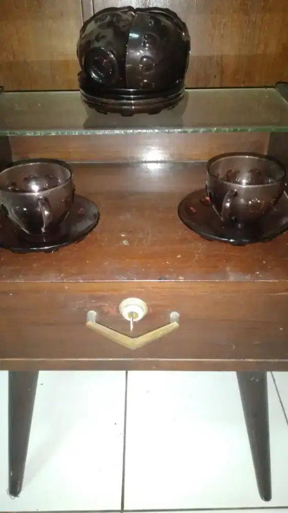 Meja kecil kayu jati antik 100 tahun