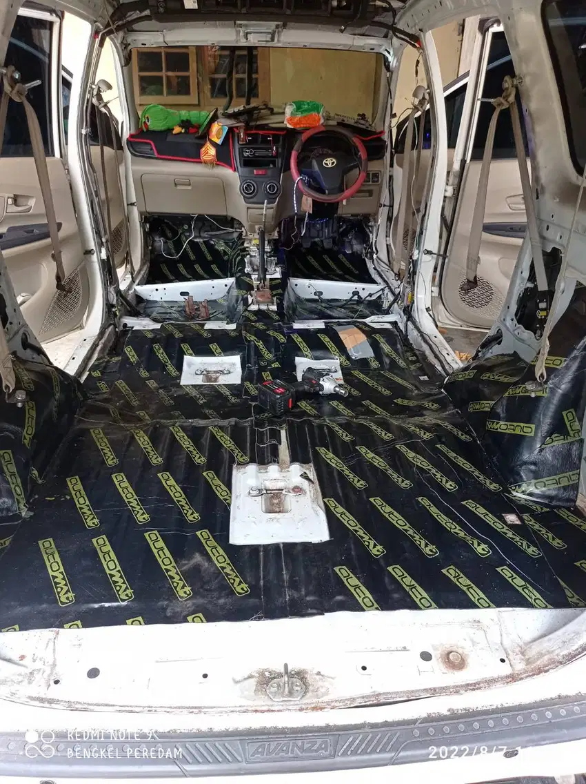 Peredam Mobil Avanza (Home Service)