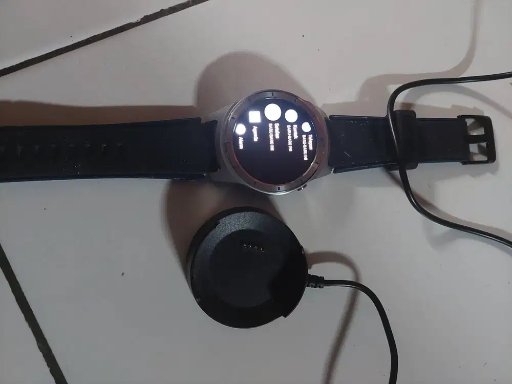 Spesifikasi smartwatch cheap zte zw10