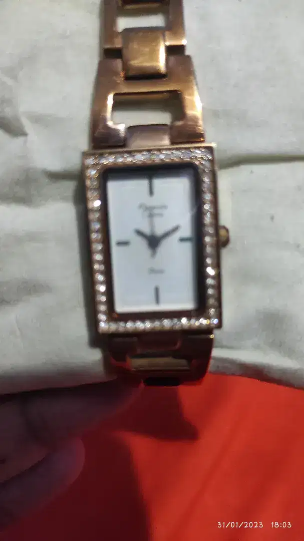 Jam tangan wanita AC