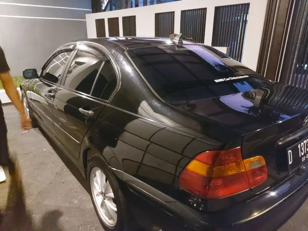 kaca film mobil dan gedung atau jendela rumah panggilan