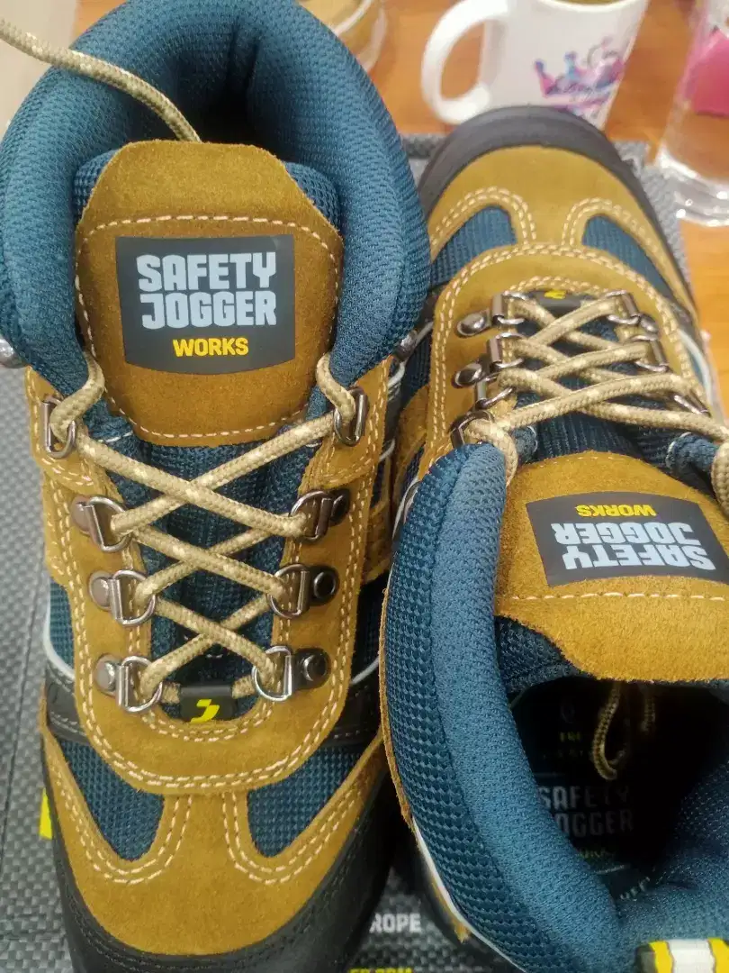 sepatu safety jogger x200031 ukuran 38