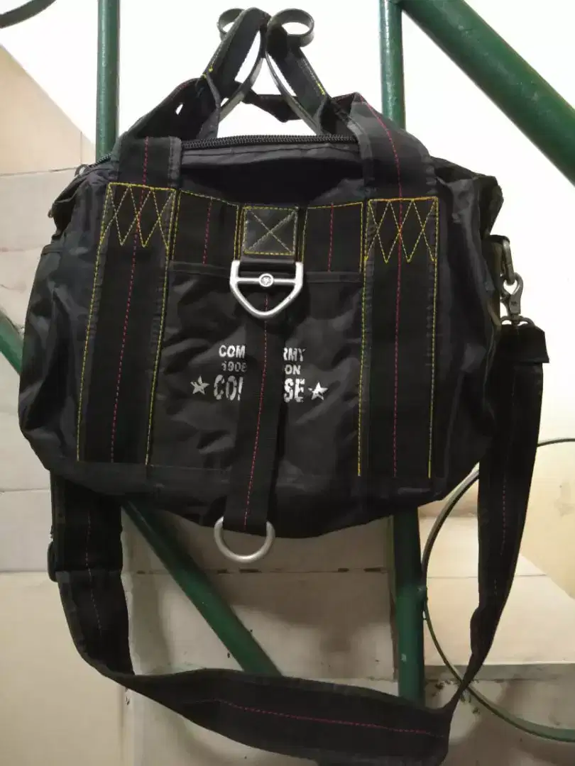 tas merk Converse