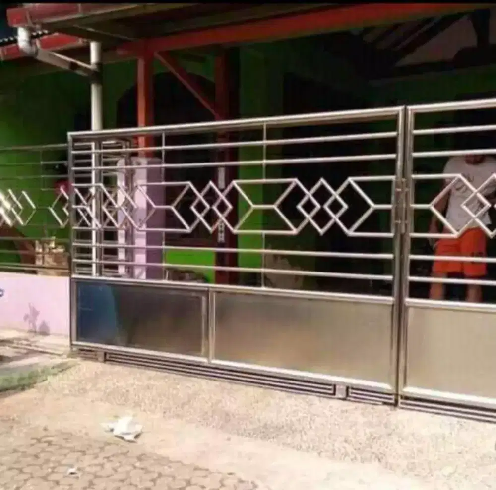 Pintu dorong stainless steel