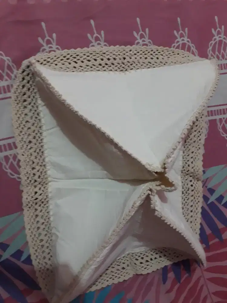 Dijual cepat tudung saji dan taplak meja tuk 4 orang