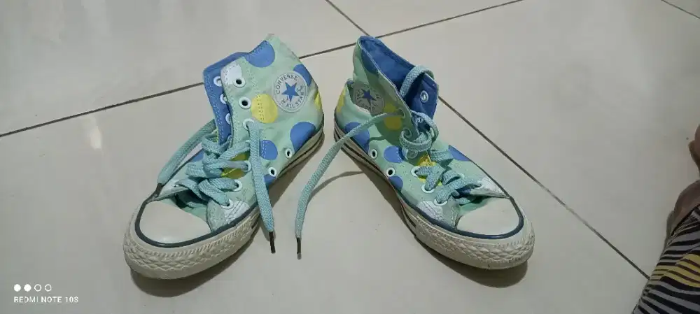 sepatu casual cewe converse Euro 35, harga net
