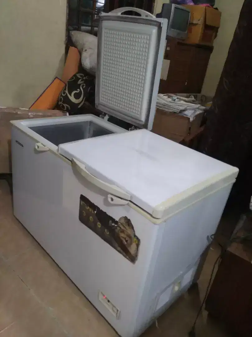 Saya Terima Bekas Freezer Box segala jenis Mrek dan segala kondisi