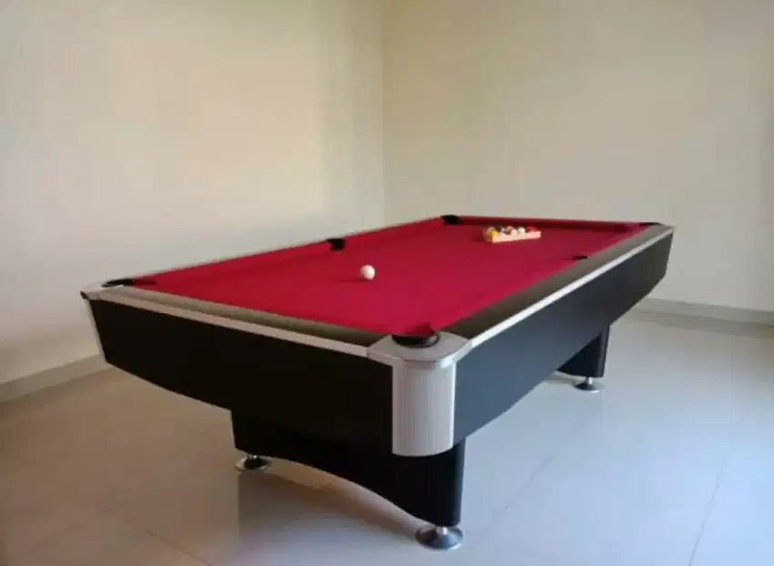 Menjual meja billiard dan perlengkapan