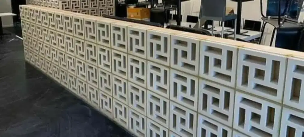 Roster beton minimalis, roster putih