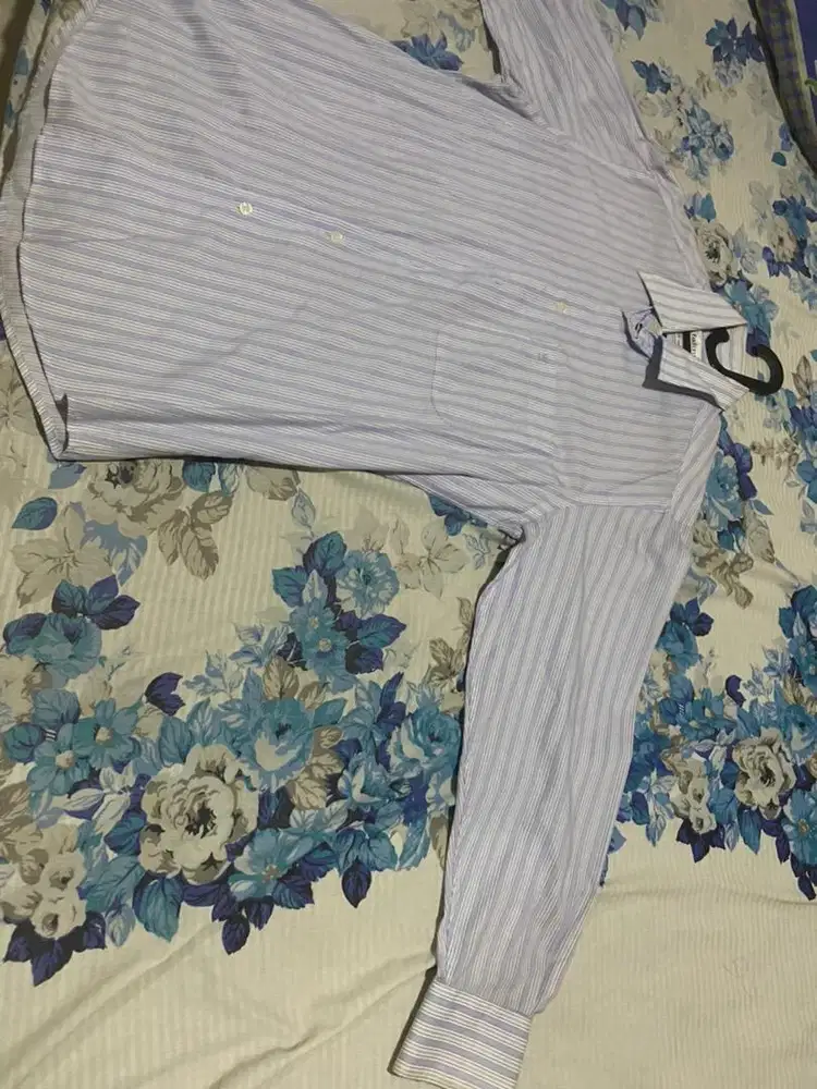 Baju Pria merk VanHeusan ( kondisi good looking )