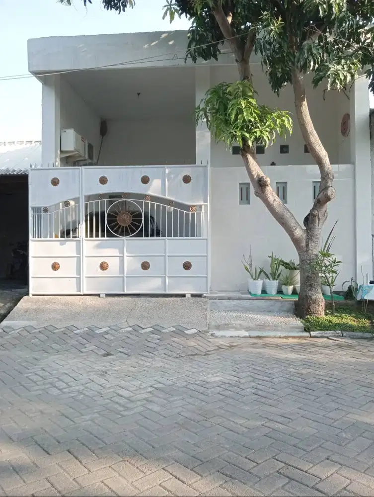 Dijual Rumah Menganti Perbatasan Surabaya