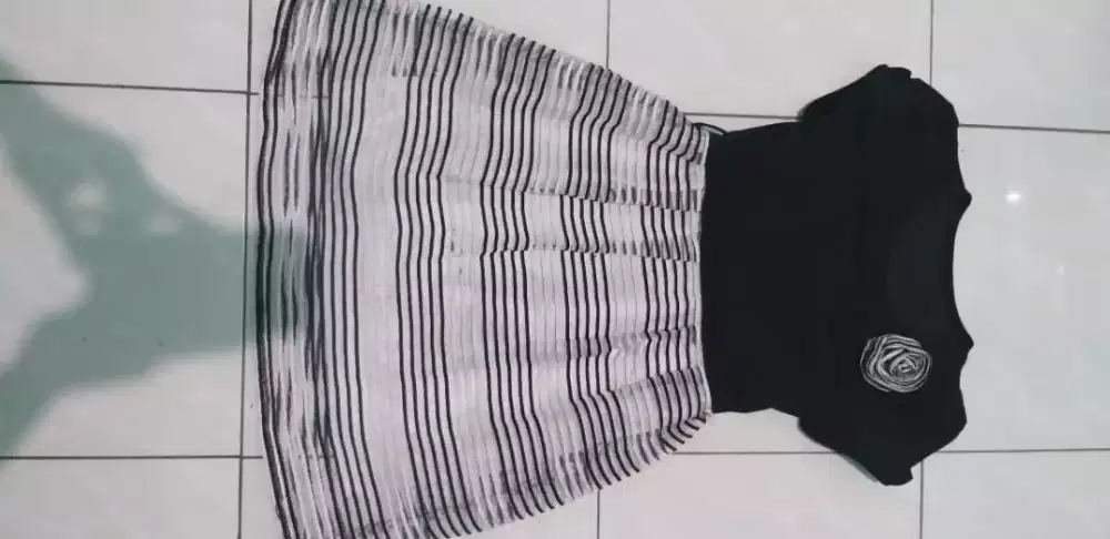 Dress cwek remaja hitam bunga