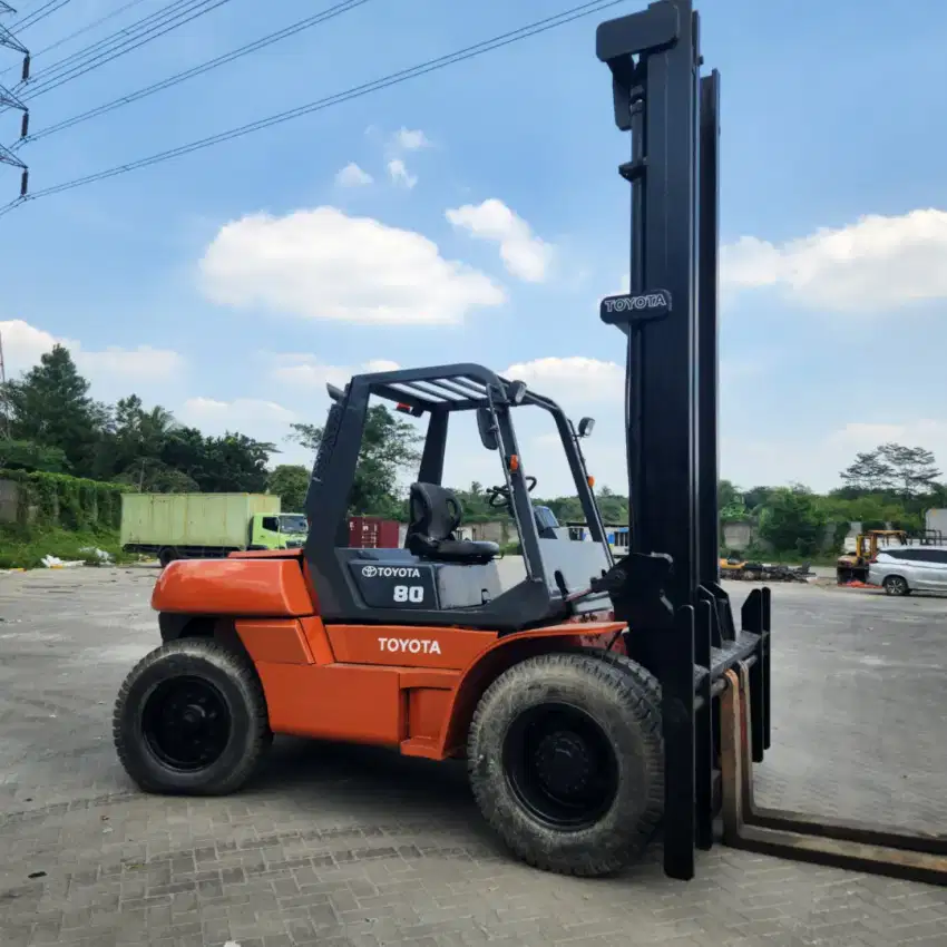 TOYOTA 5FD80 8 TON 6 METER MATIC 2014