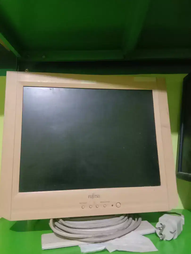 Monitor LCD Fujitsu