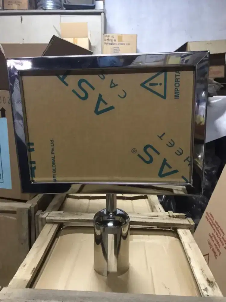 Frame Stainles A4 Landscape uk.31x23 cm untuk tiang antrian