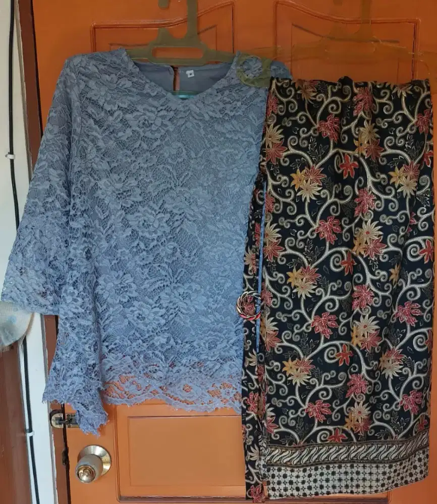 Jual cpt Setelan Kebaya Brokat dg Rok Lilit Batik
