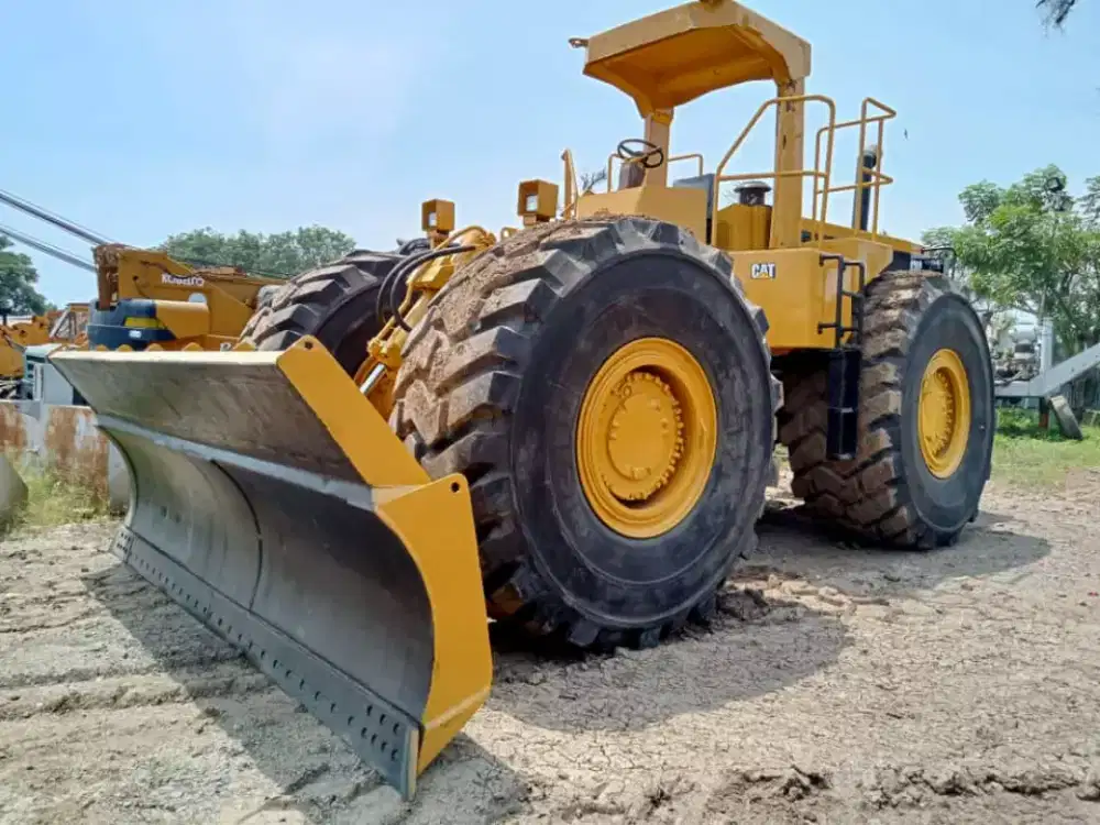 CATERPILLAR WD8240 ALAT BERAT WHEEL LOADER  BULLDOZER