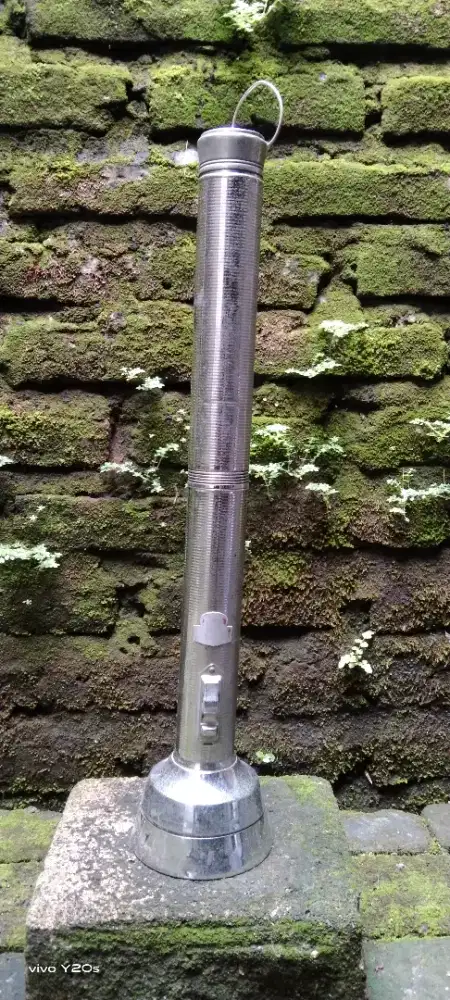 Lampu senter panjang jadul