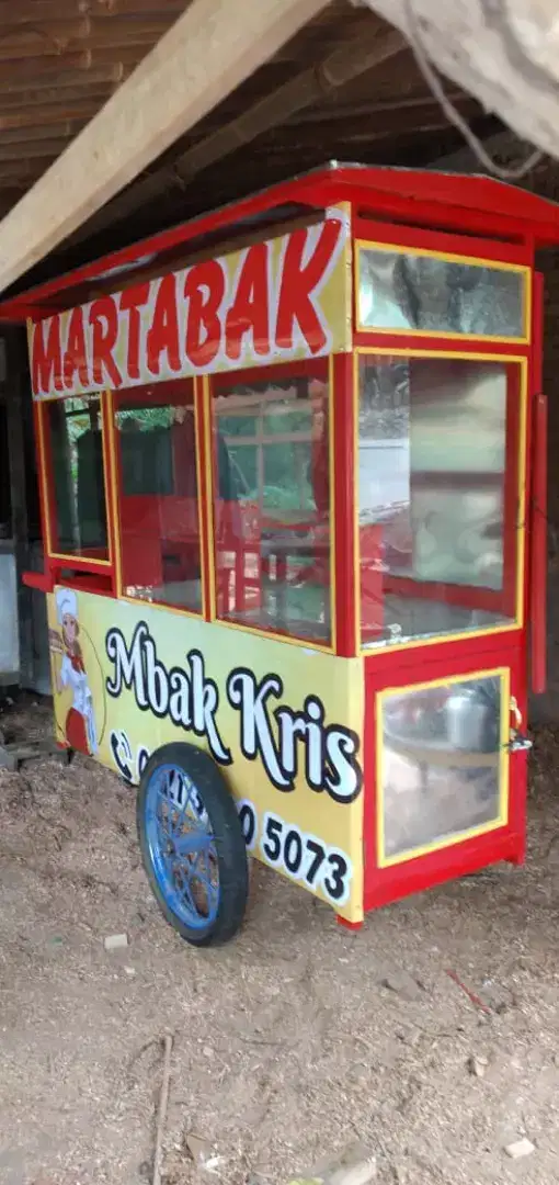 Gerobak roti bakar martabak gorengan dll