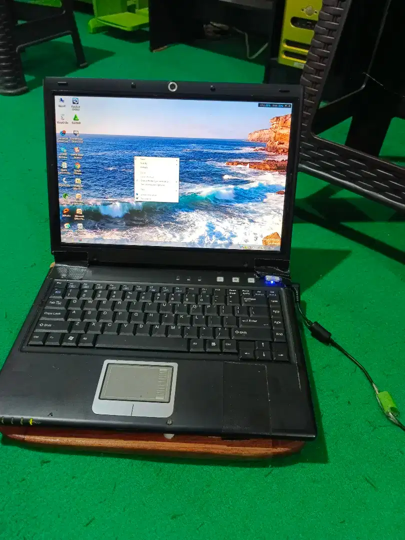 Laptop Axioo Intel Dual Qure Ram 2 Gb Hdd 320 gb. 14 inc.