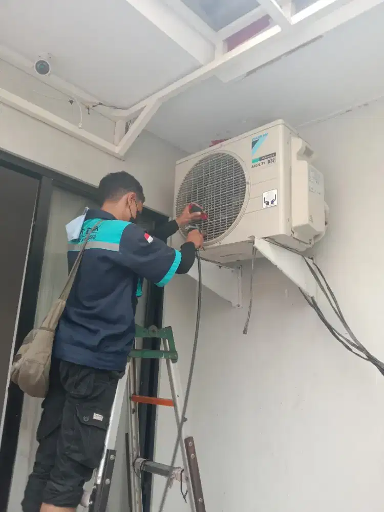 Helper Teknisi AC