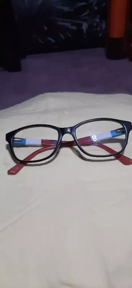 Frame kacamata lacoste