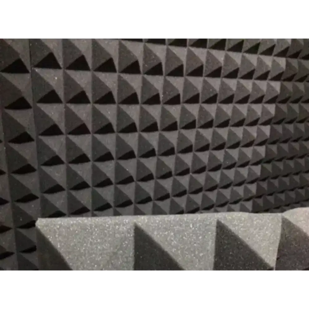 Busa piramid peredam akustik ruangan studio
