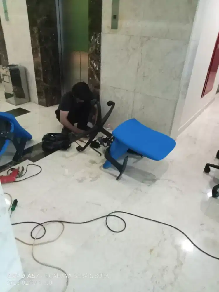 Tukang jok panggilan pondok aren